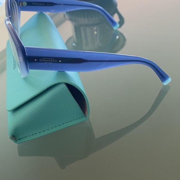 Tiffany Blue Oval Sunglasses - Picture 3 of 9